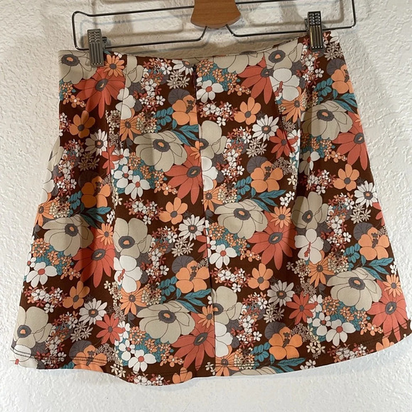 Altar'd State Floral Mini Skirt With Front Pockets Size Medium - Picture 2 of 4